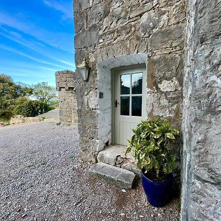 Tan-Yr-Ogo Gate Lodge, Gwrych Castle Llanddulas Dış mekan fotoğraf